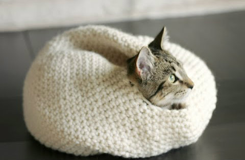 DIY crochet cat bed - Modern Cat